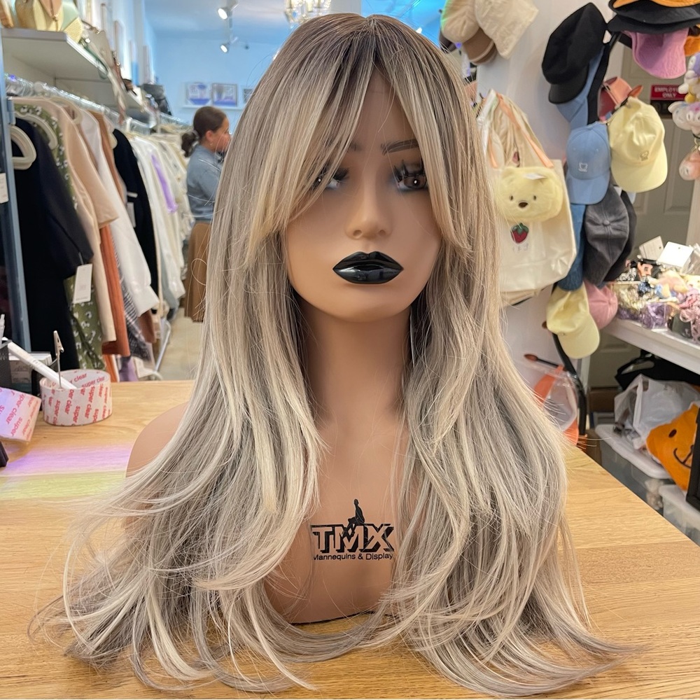 - Human hair blend light gray /platinum blonde ombré wig